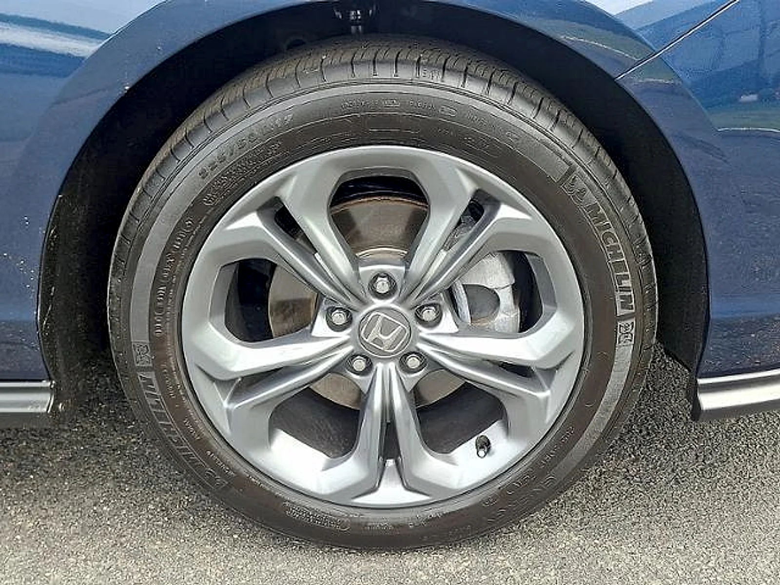 Used 2024 Canyon River Blue Metallic Honda EX image 25