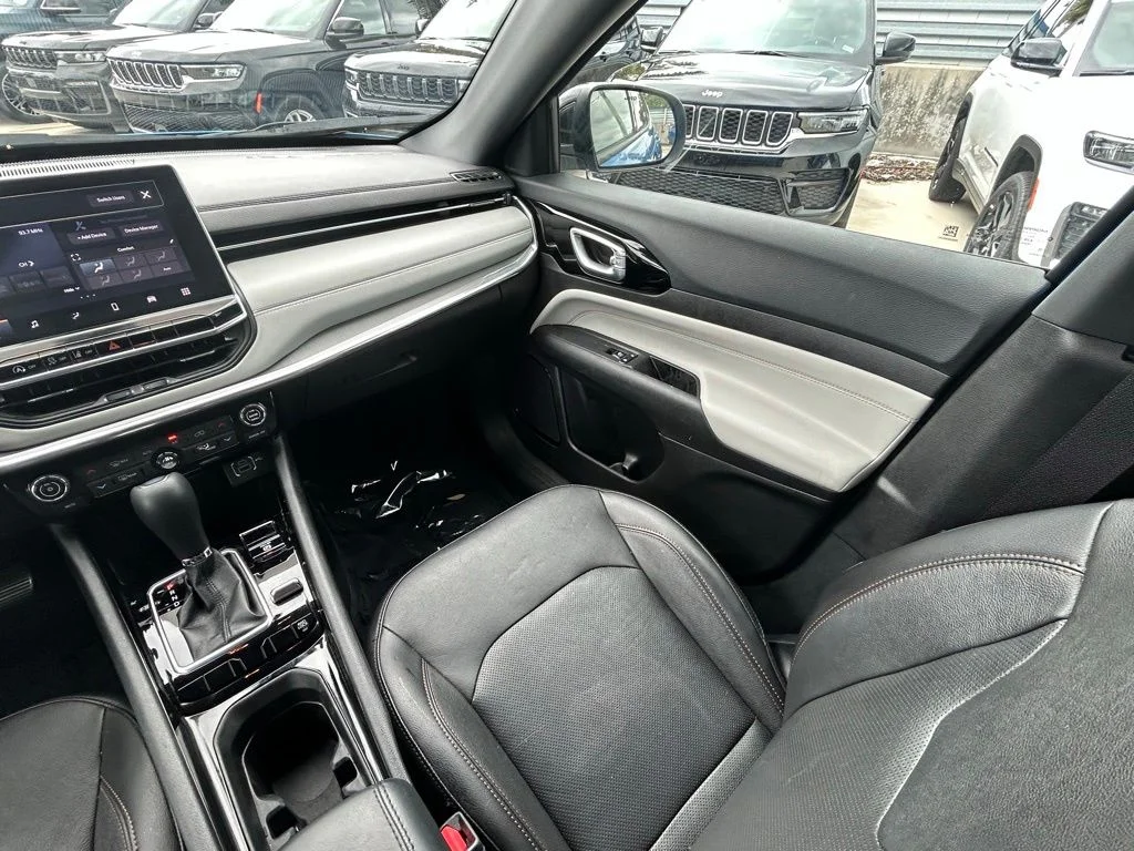Used 2023 Blue Jeep Limited image 11