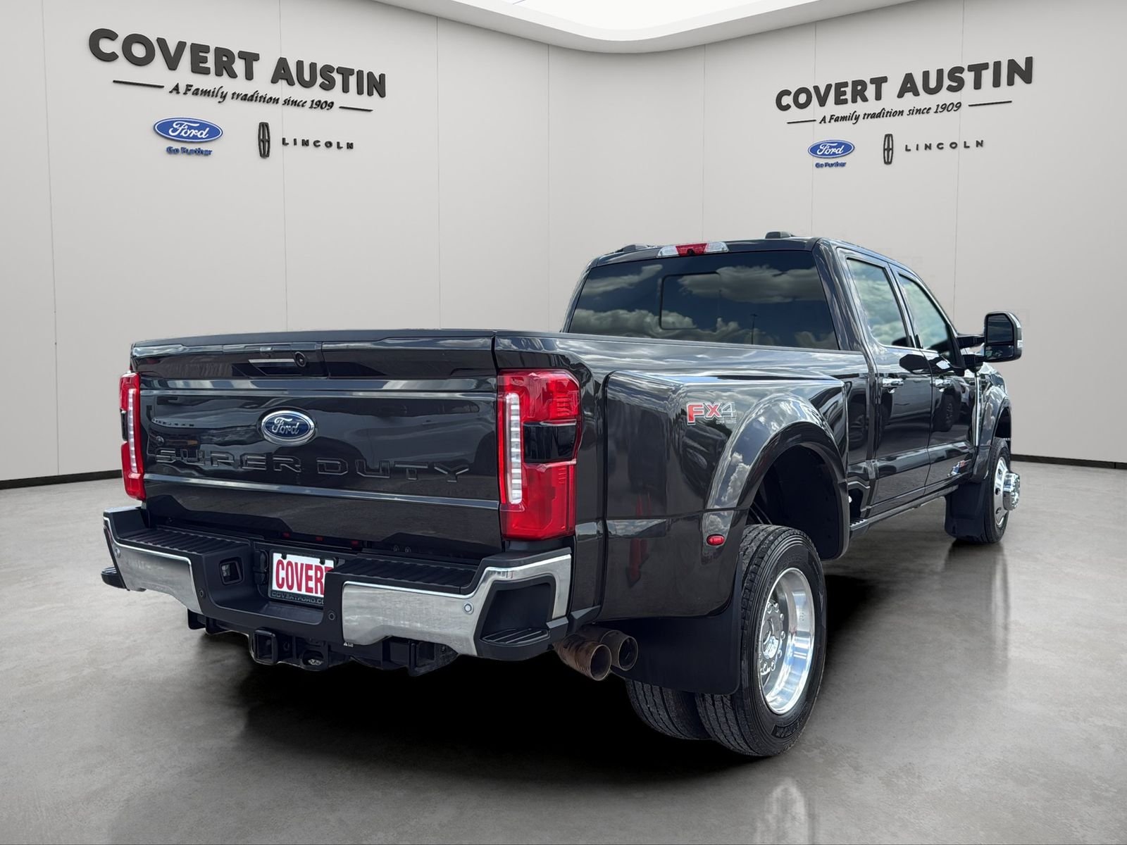 Used 2024 Brown Ford Lariat image 5