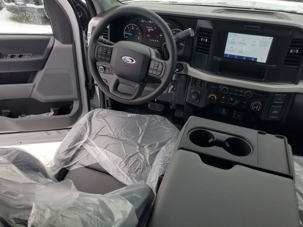 New 2026 Oxford White Ford F-450® XL image 29