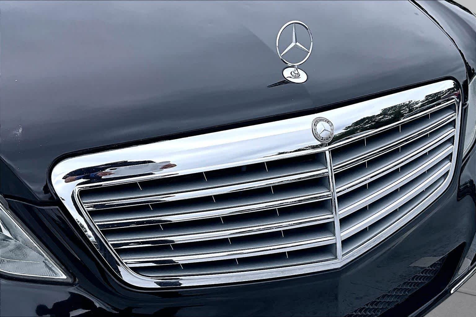 Used 2011 Obsidian Black Metallic Mercedes-Benz E 350 Luxury image 29