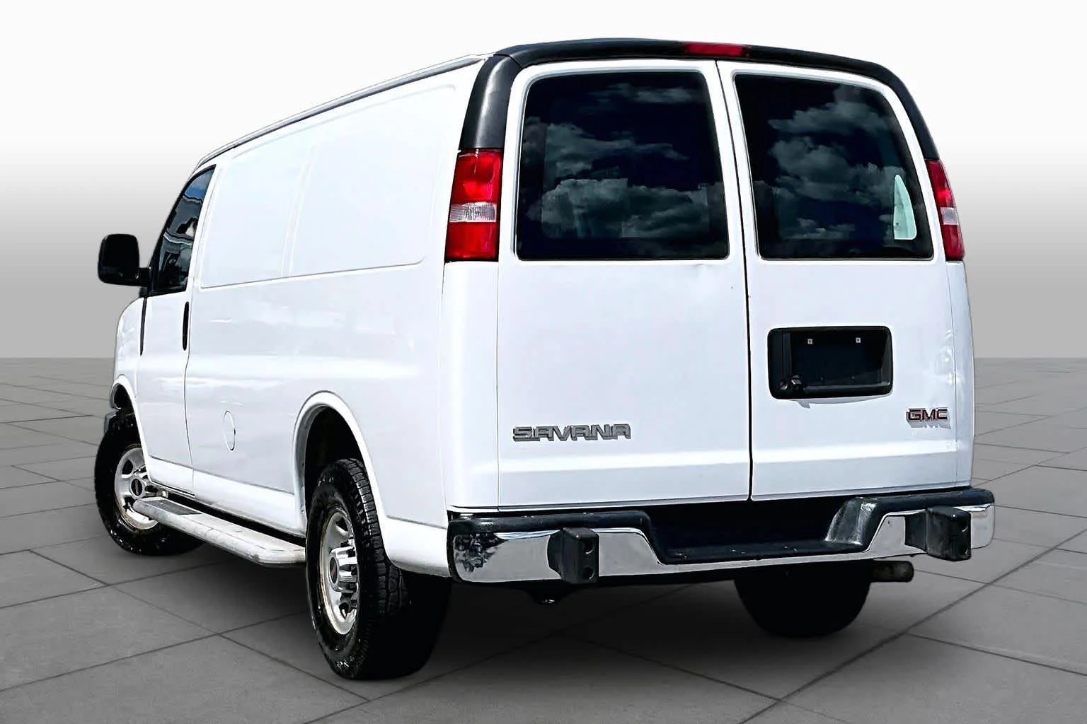 Certified Used 2020 Summit White GMC  image 12