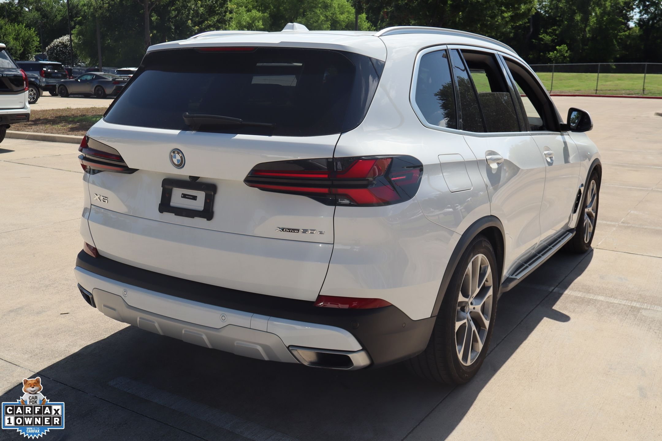 Used 2025 Alpine White BMW xDrive50e image 3