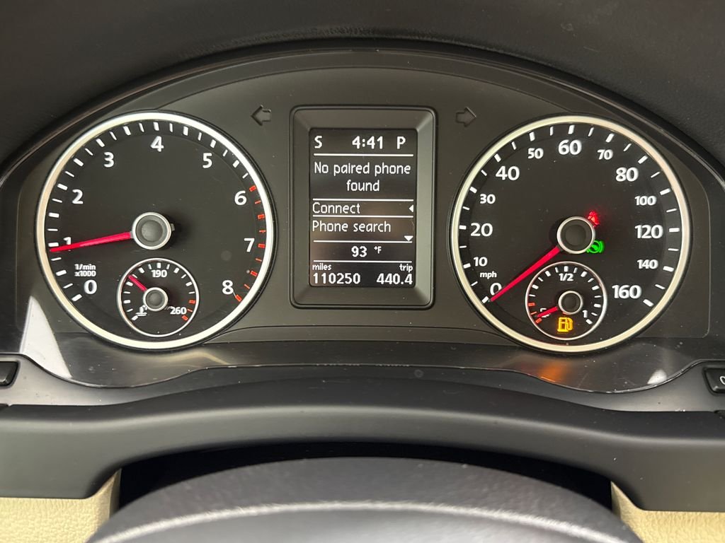 Used 2012  Volkswagen S image 14