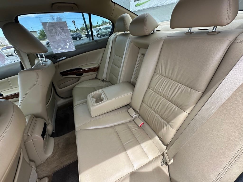 Used 2010 Silver Honda EX-L image 11