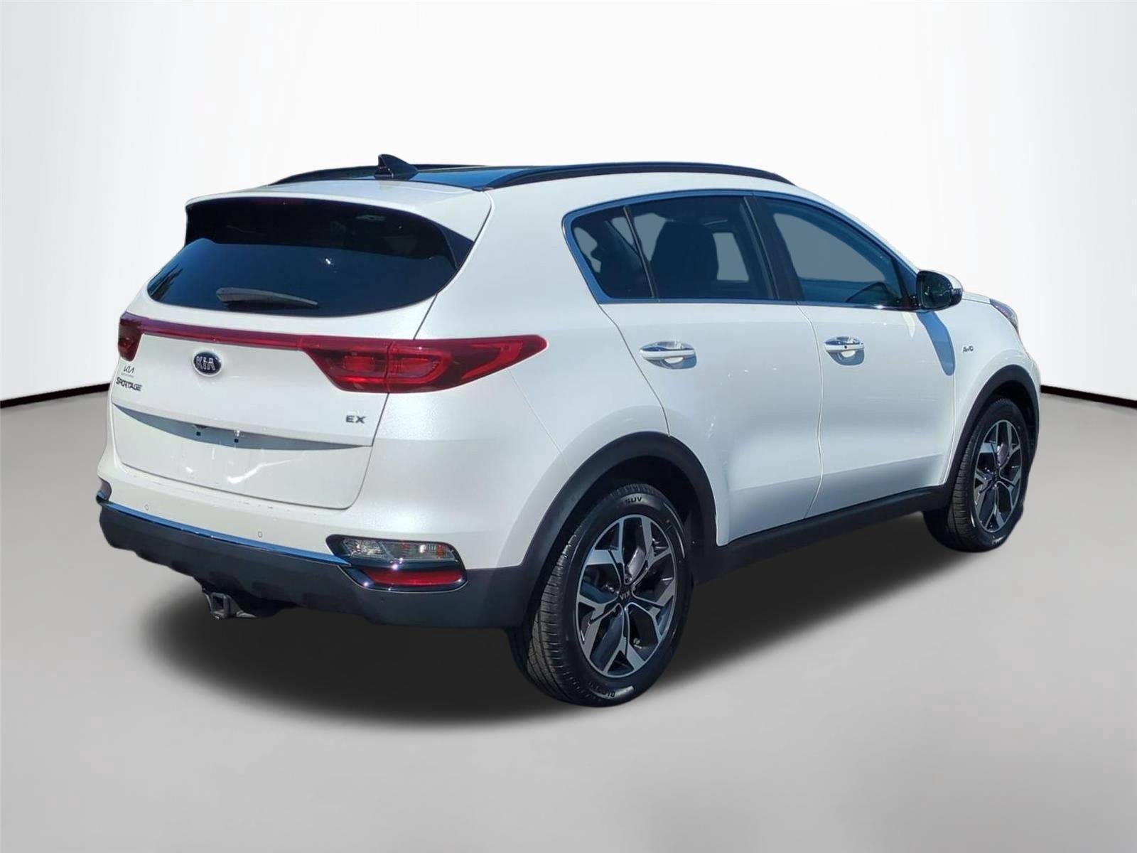 Used 2022 Snow White Pearl Kia EX image 5