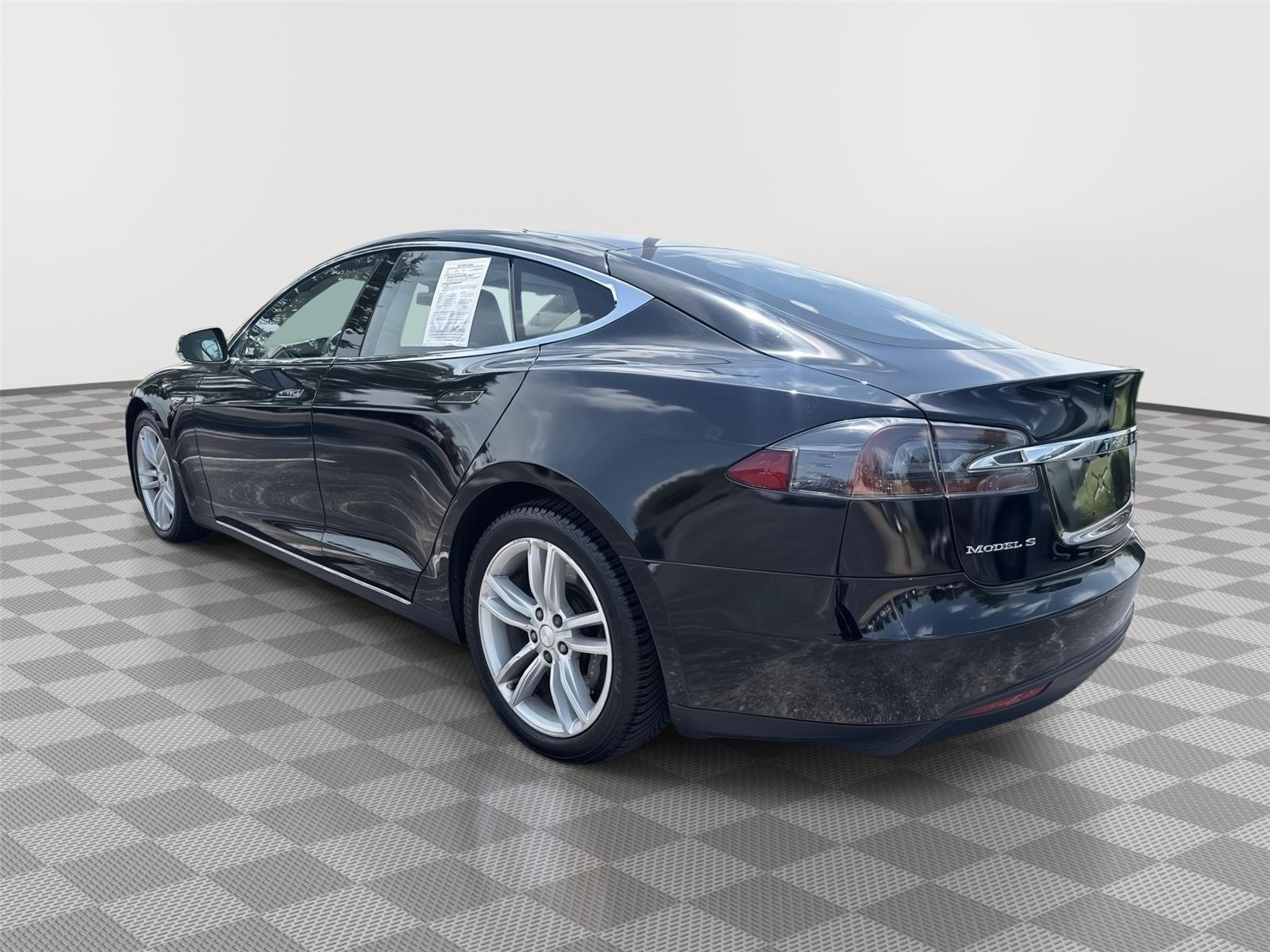 Used 2014 Black Tesla 85 image 9