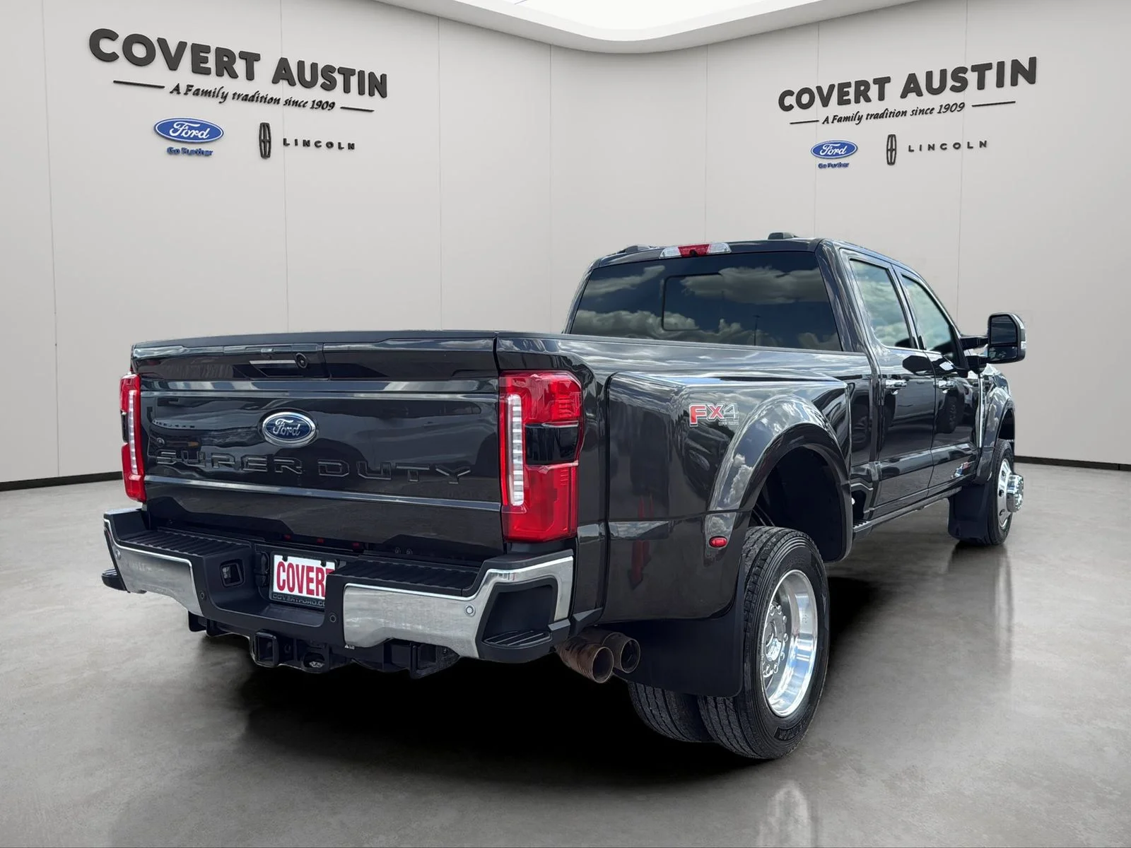 Used 2024 Brown Ford Lariat image 5