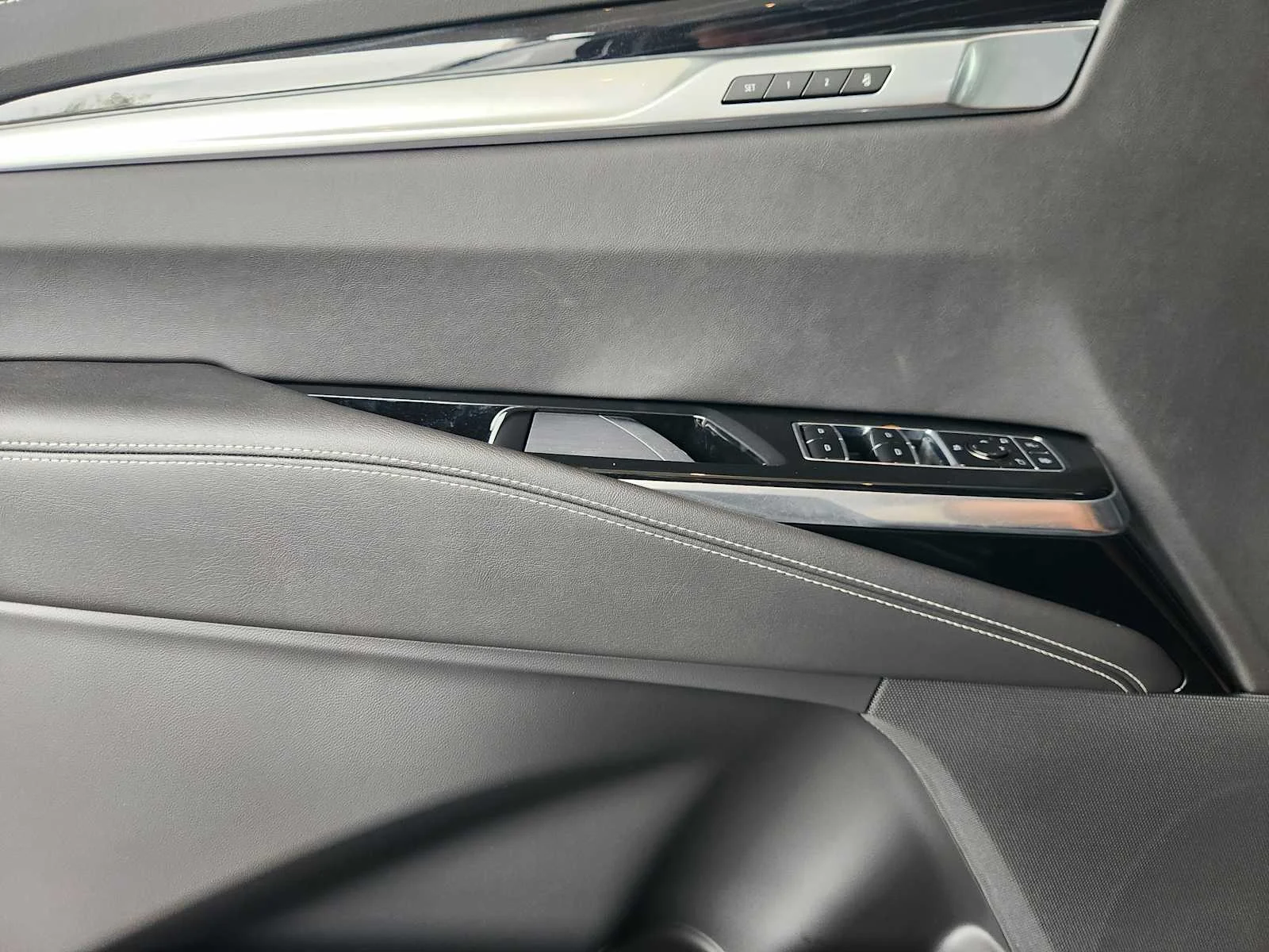 2026 Cadillac Escalade Sport - Photo 15