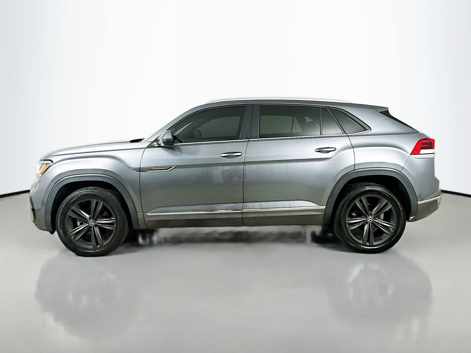 Used 2020 Gray Volkswagen  image 8