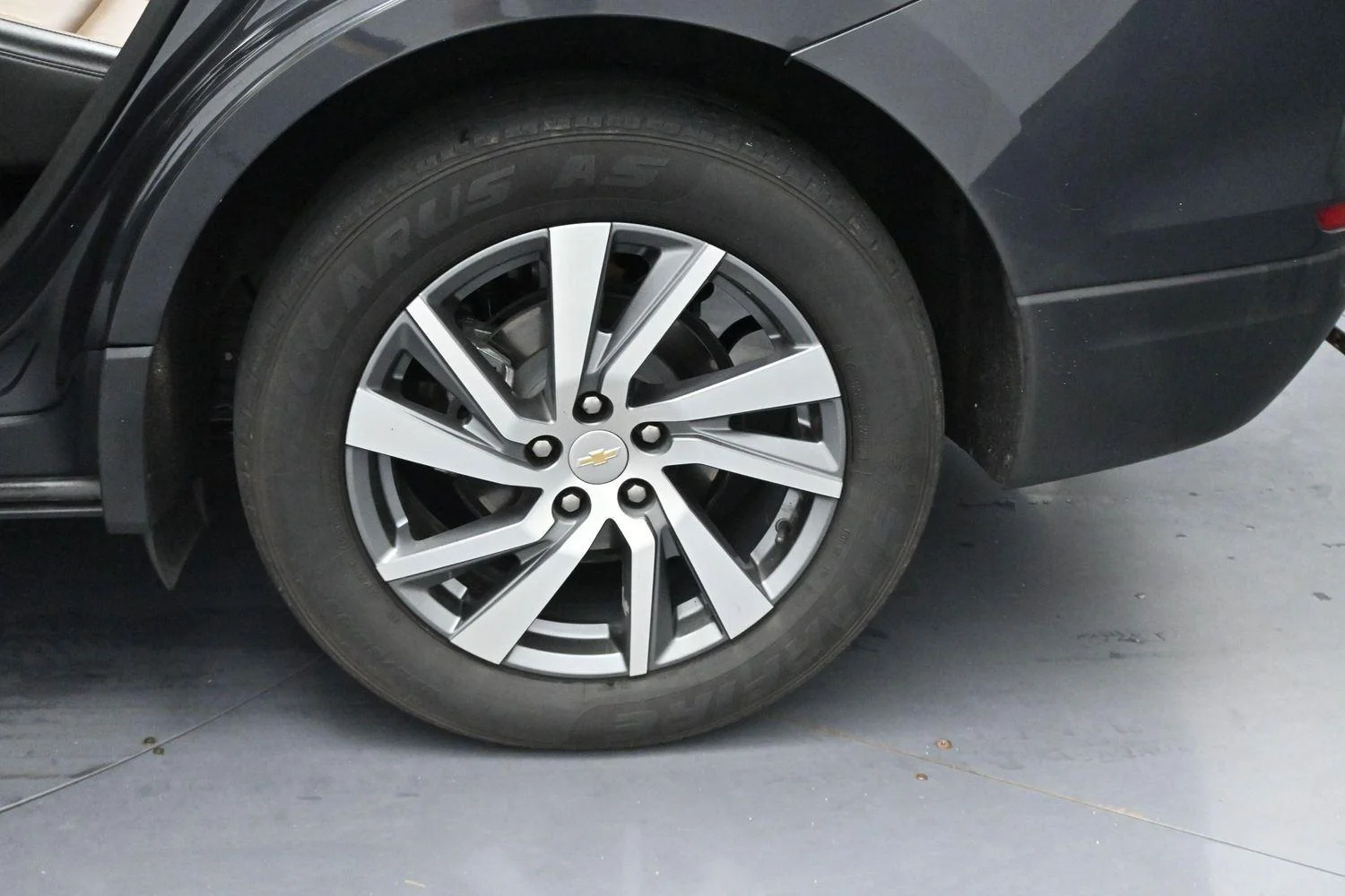 Used 2022 Iron Gray Metallic Chevrolet Premier image 39