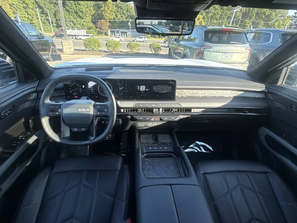 Used 2027 White Kia X-Pro SX-Prestige image 27