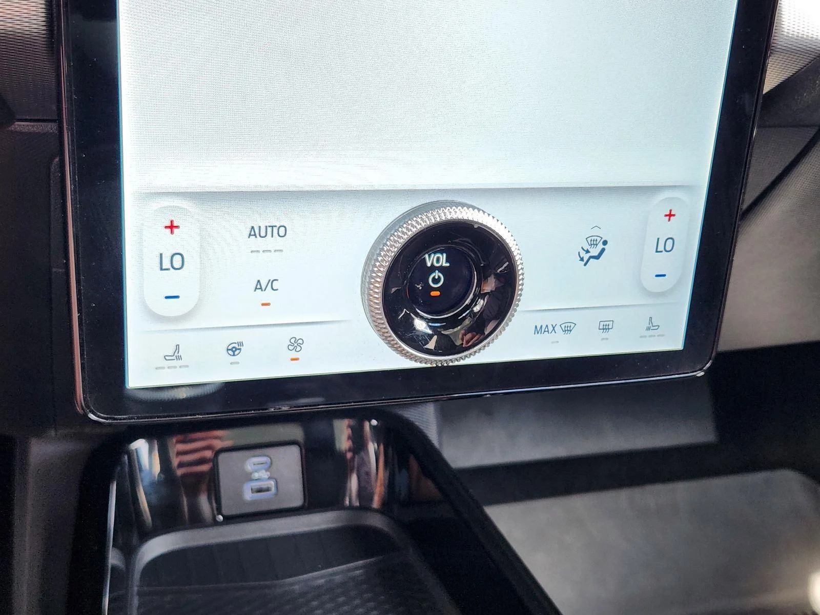 Used 2023 Space White Ford GT image 19
