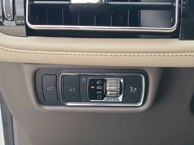 Used 2022  Lincoln Standard image 26
