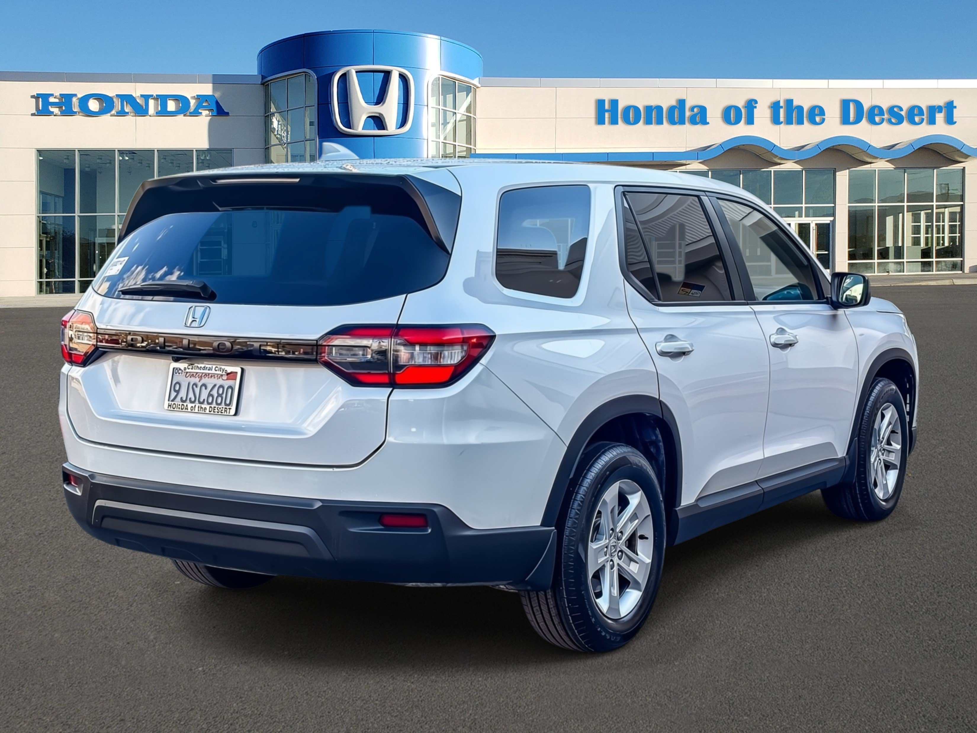 Used 2024 Platinum White Pearl Honda 2WD LX image 6