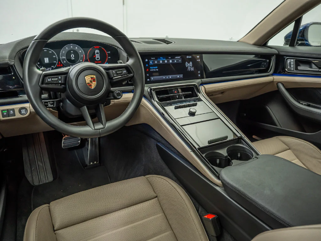 Used 2025 Gentian Blue Metallic Porsche  image 4