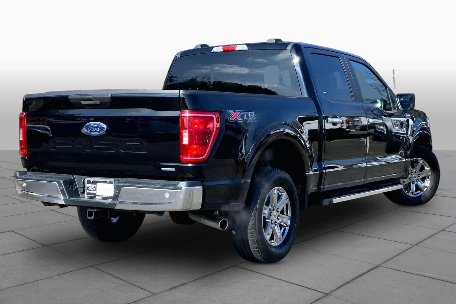 Used 2022 Agate Black Metallic Ford XLT image 30