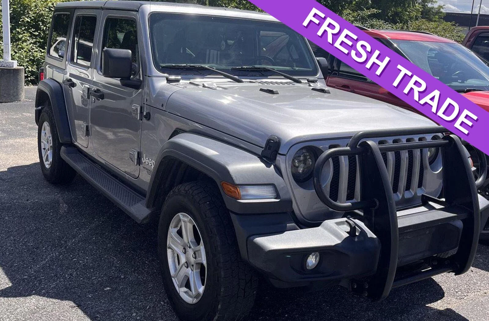 Used 2018 Billet Silver Metallic Clearcoat Jeep Sport S image 1