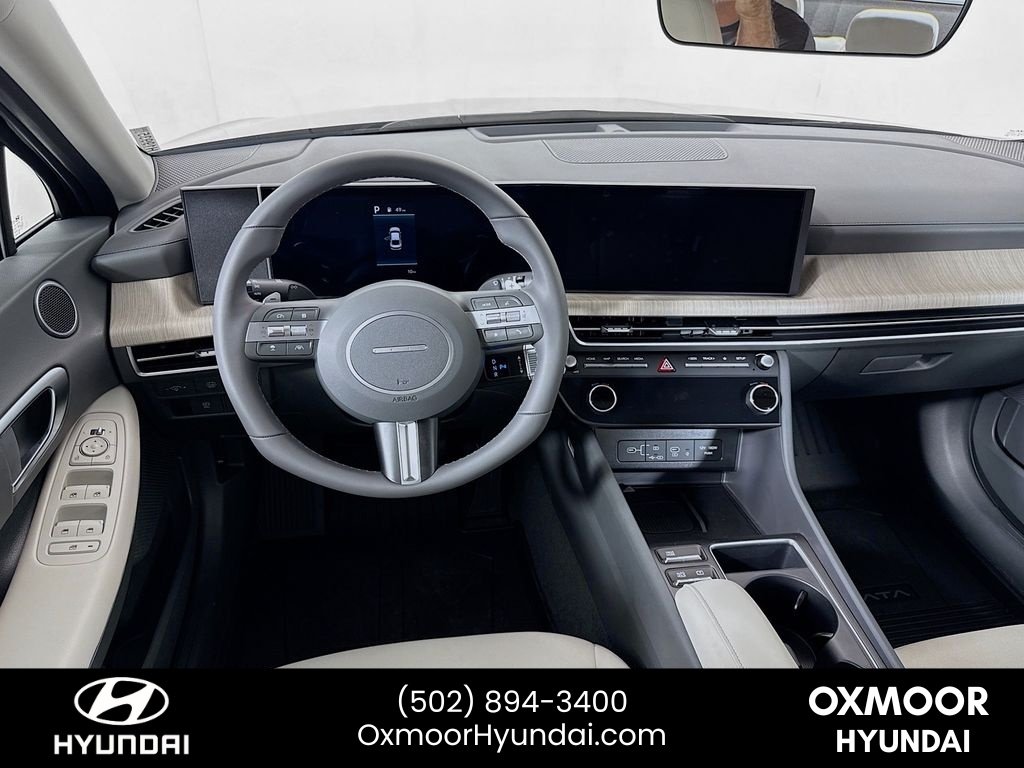 Used 2025 Abyss Black Hyundai SEL image 21