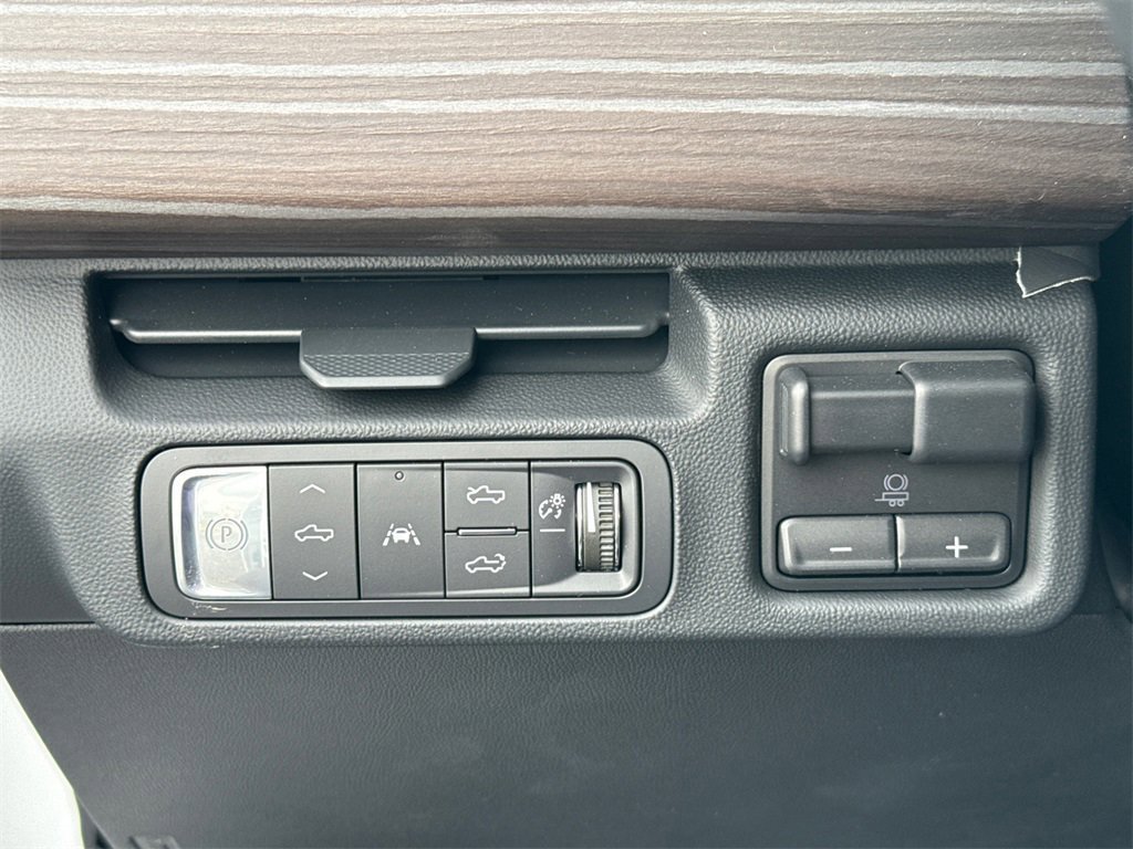 2025 GMC SIERRA - Image 18