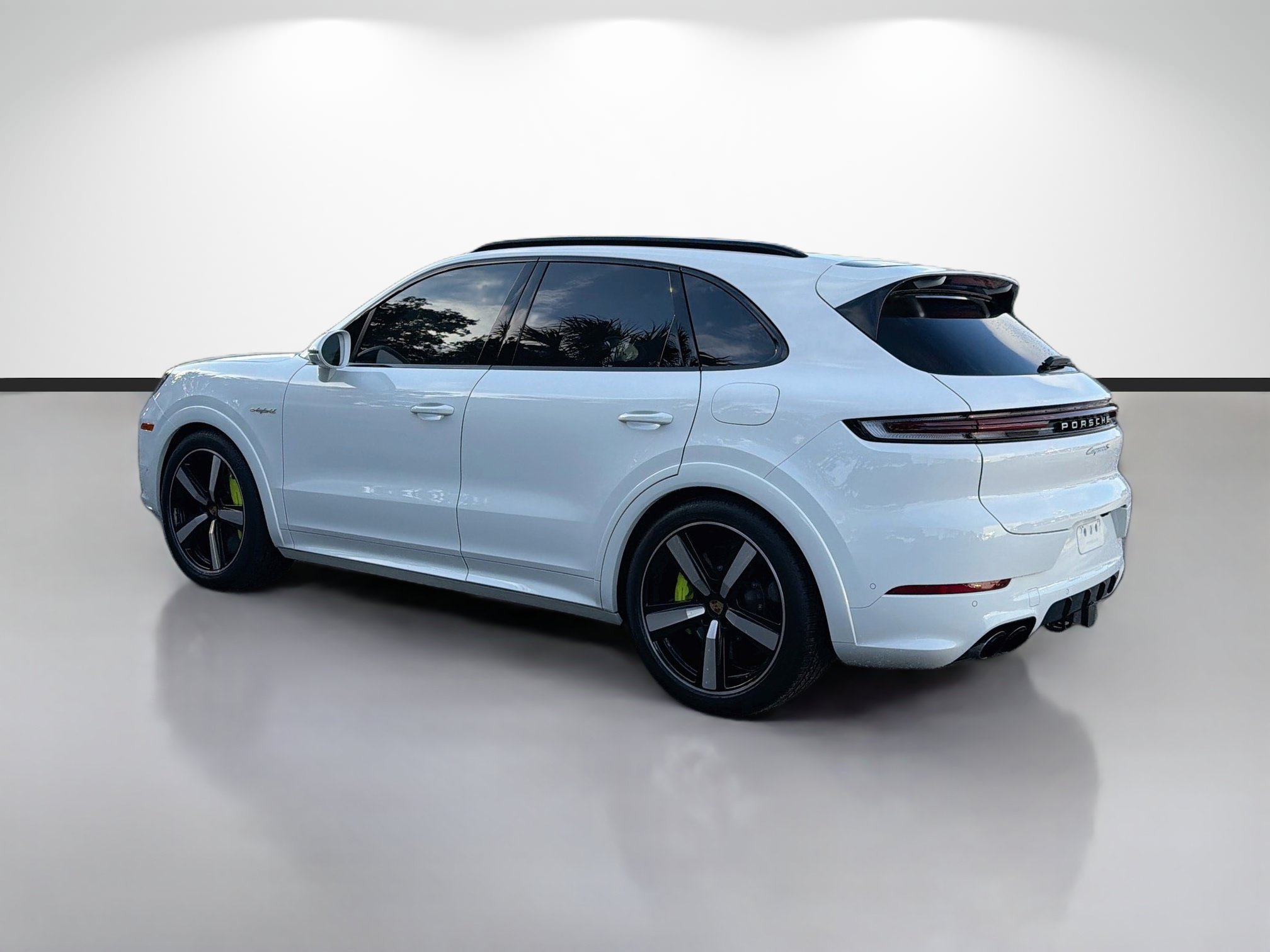 Used 2025 Carrara White Metallic Porsche S E-Hybrid image 5