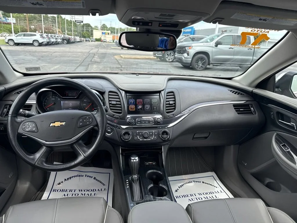 Used 2017 SIREN RED TINTCOAT Chevrolet Premier image 9