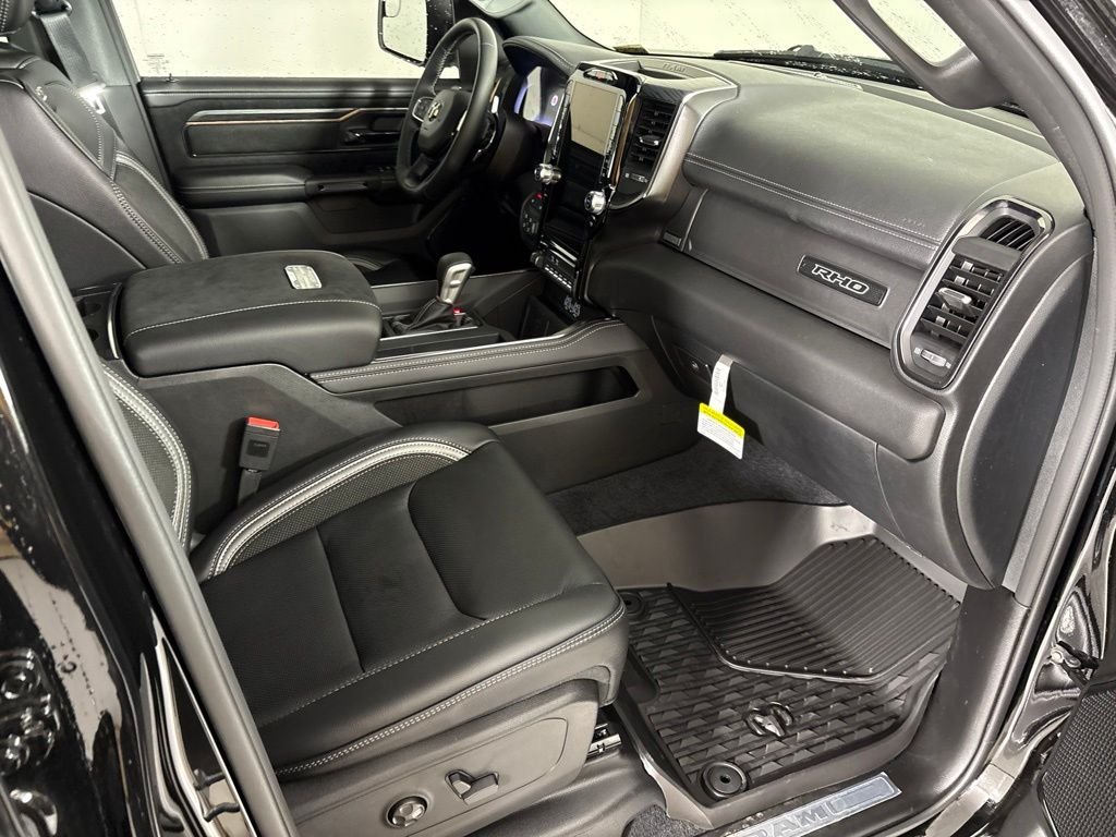 New 2026 Diamond Black Crystal Pearl-Coat Exterior Paint RAM RHO image 17