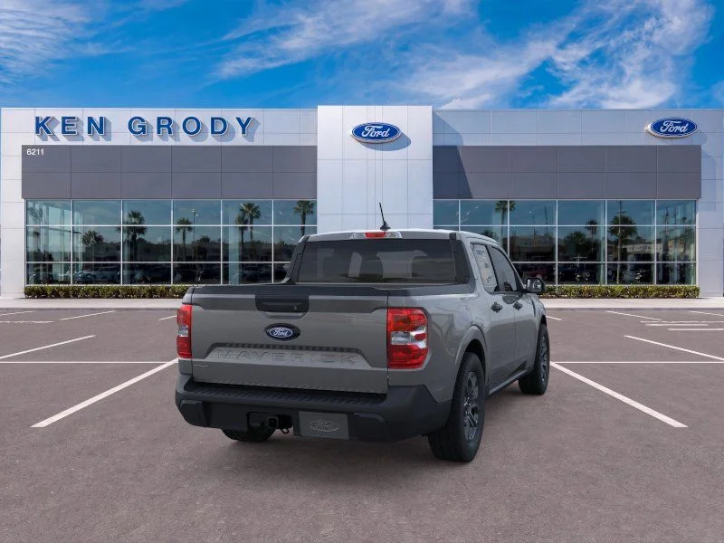 New 2026 Carbonized Gray Metallic Ford XLT image 8