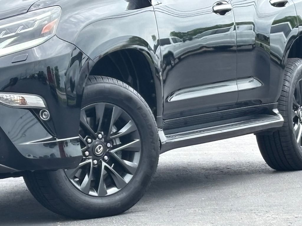 Used 2023 Black Lexus 460 image 3
