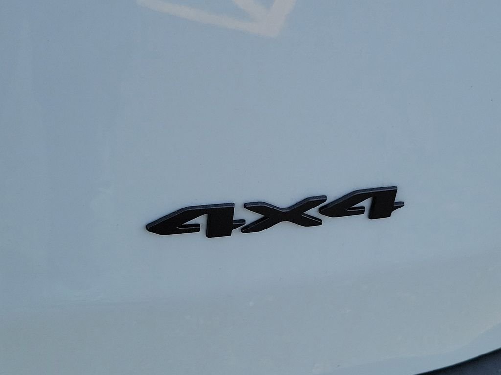 New 2026 Bright White Clear-Coat Exterior Paint Jeep Overland image 7