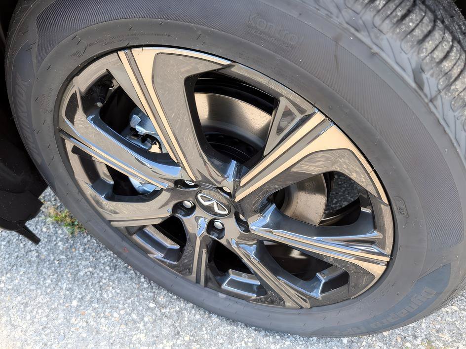 Used 2027 Graphite Shadow/Black Obsidian INFINITI AUTOGRAPH image 8