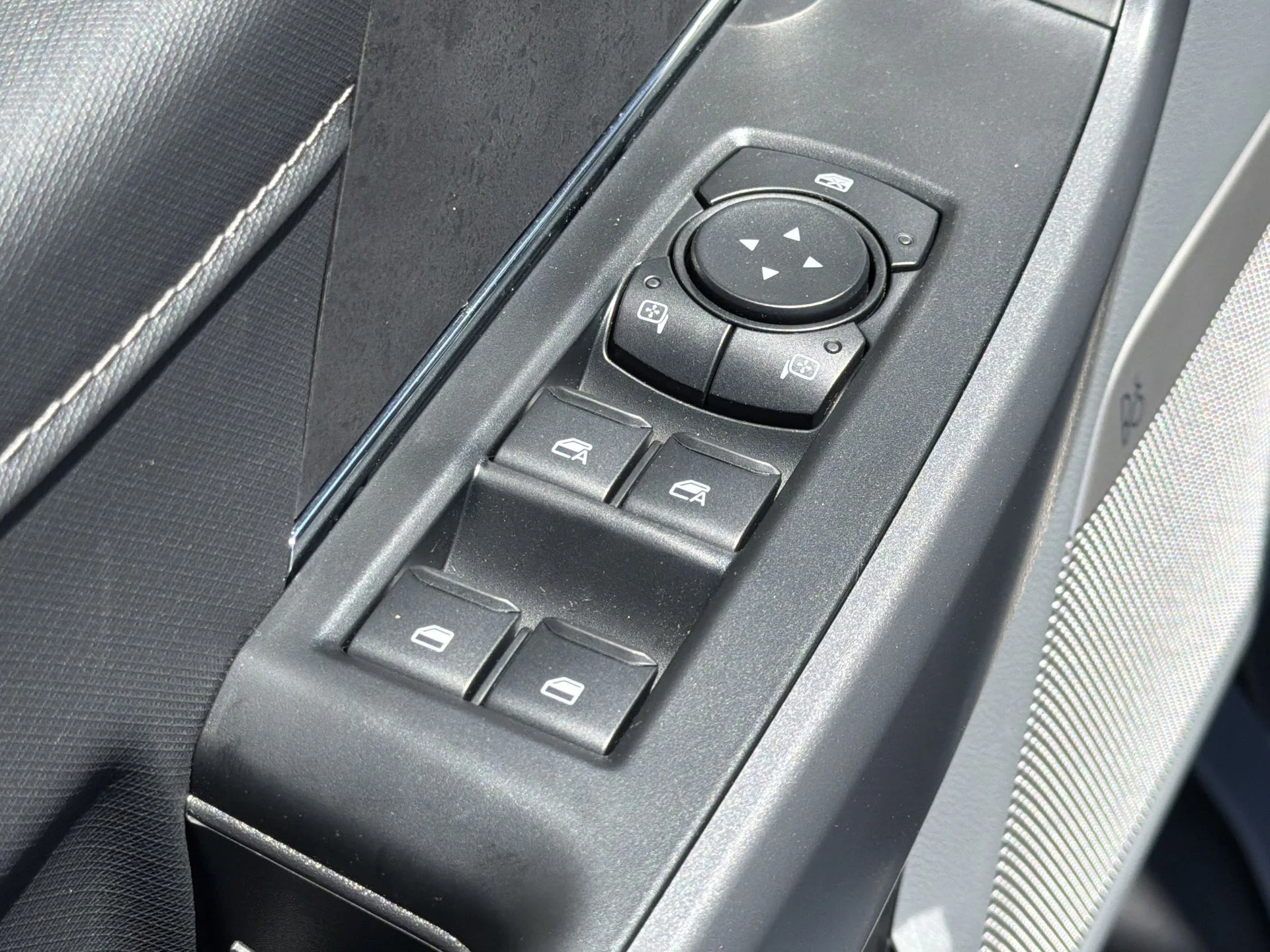 New 2026 Oxford White Ford XLT image 24