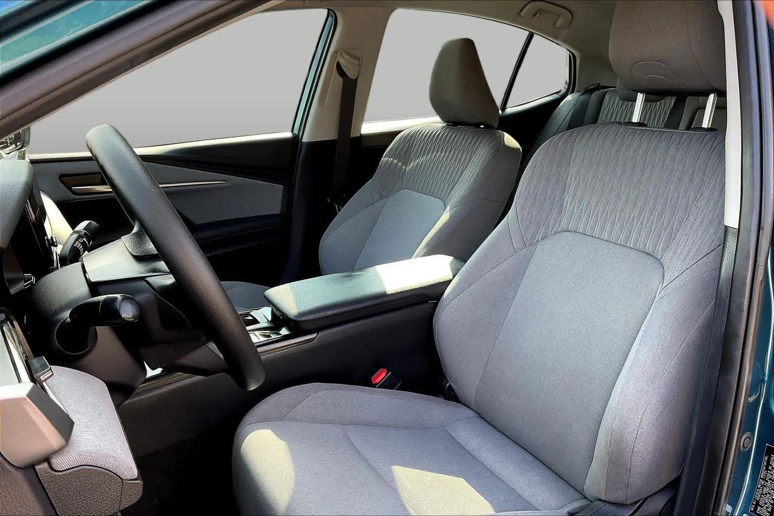 Used 2025 Ocean Gem Toyota LE image 8