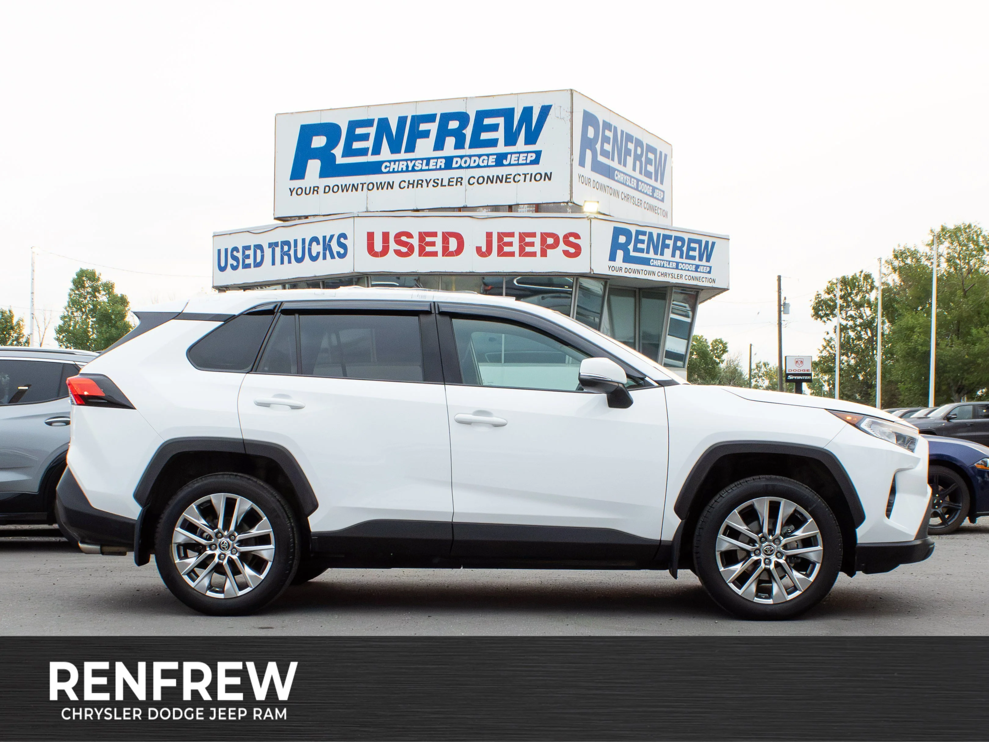 Used 2021 White Toyota XLE AWD | Heated Seats & Steering Wheel | Sunroof | Power Liftgate |* image 1
