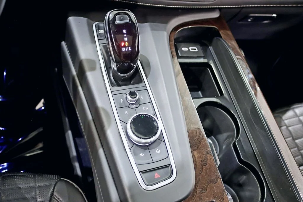 Used 2023 White Cadillac Sport Platinum image 30