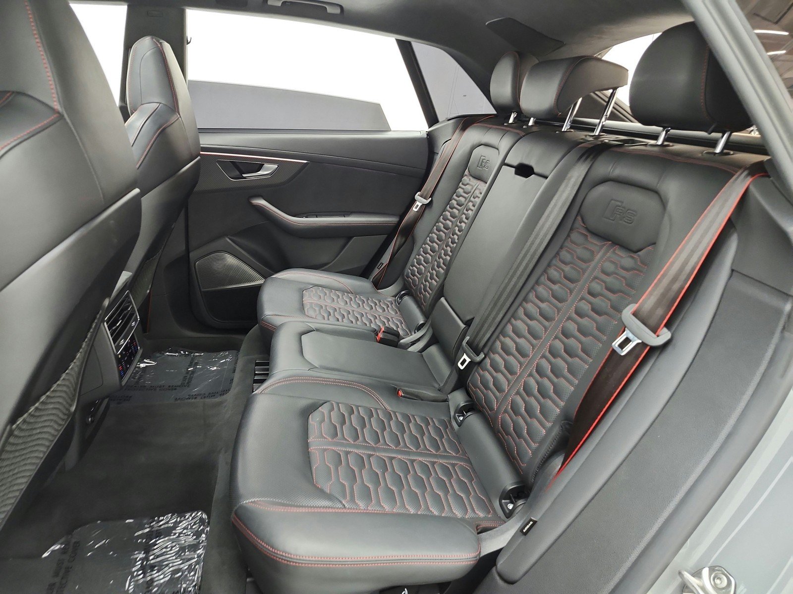 Used 2024 Nardo Gray Audi 4.0 TFSI quattro image 15