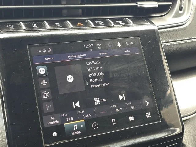 Used 2022 White Jeep Laredo image 30