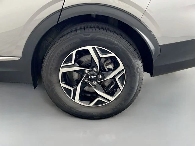 2023 Kia Sportage LX - Photo 32