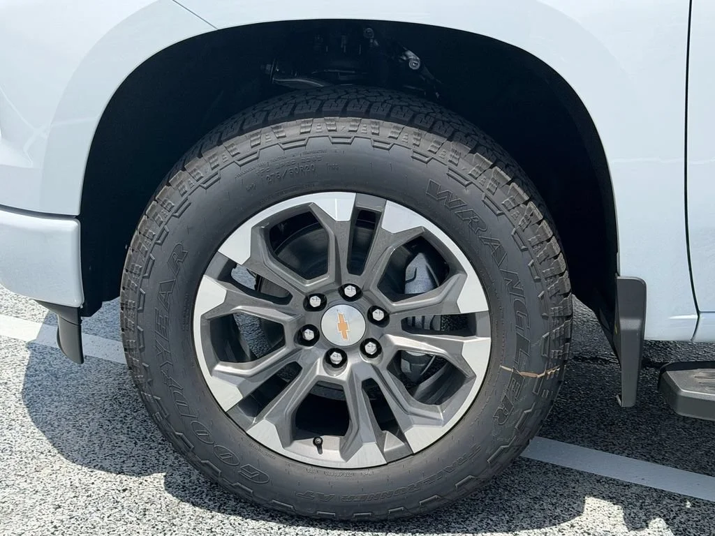 New 2026 Polar White Tricoat Chevrolet High Country image 12