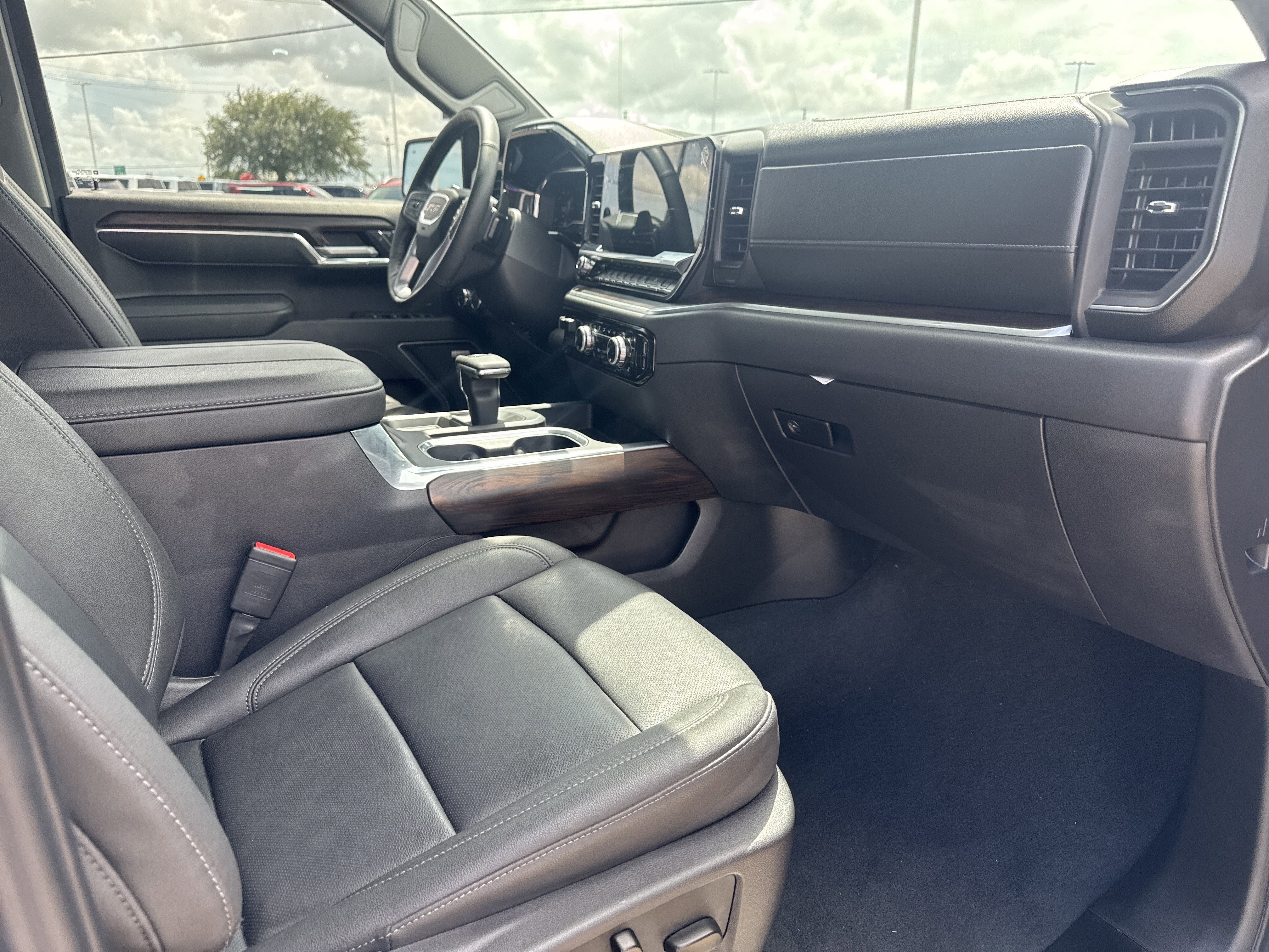 Used 2025 Sterling Metallic GMC SLT image 13