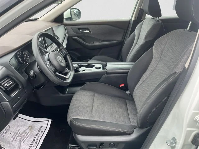 Used 2021 White Nissan SV image 9