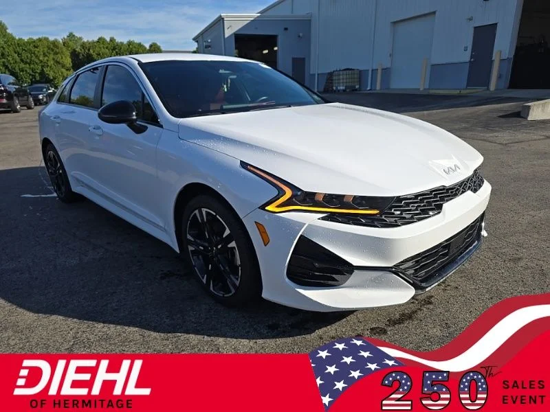 Used 2024 White Kia GT-Line image 1