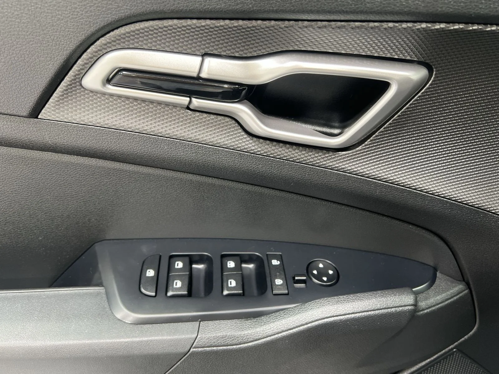 2024 Kia Sportage LX - Photo 13