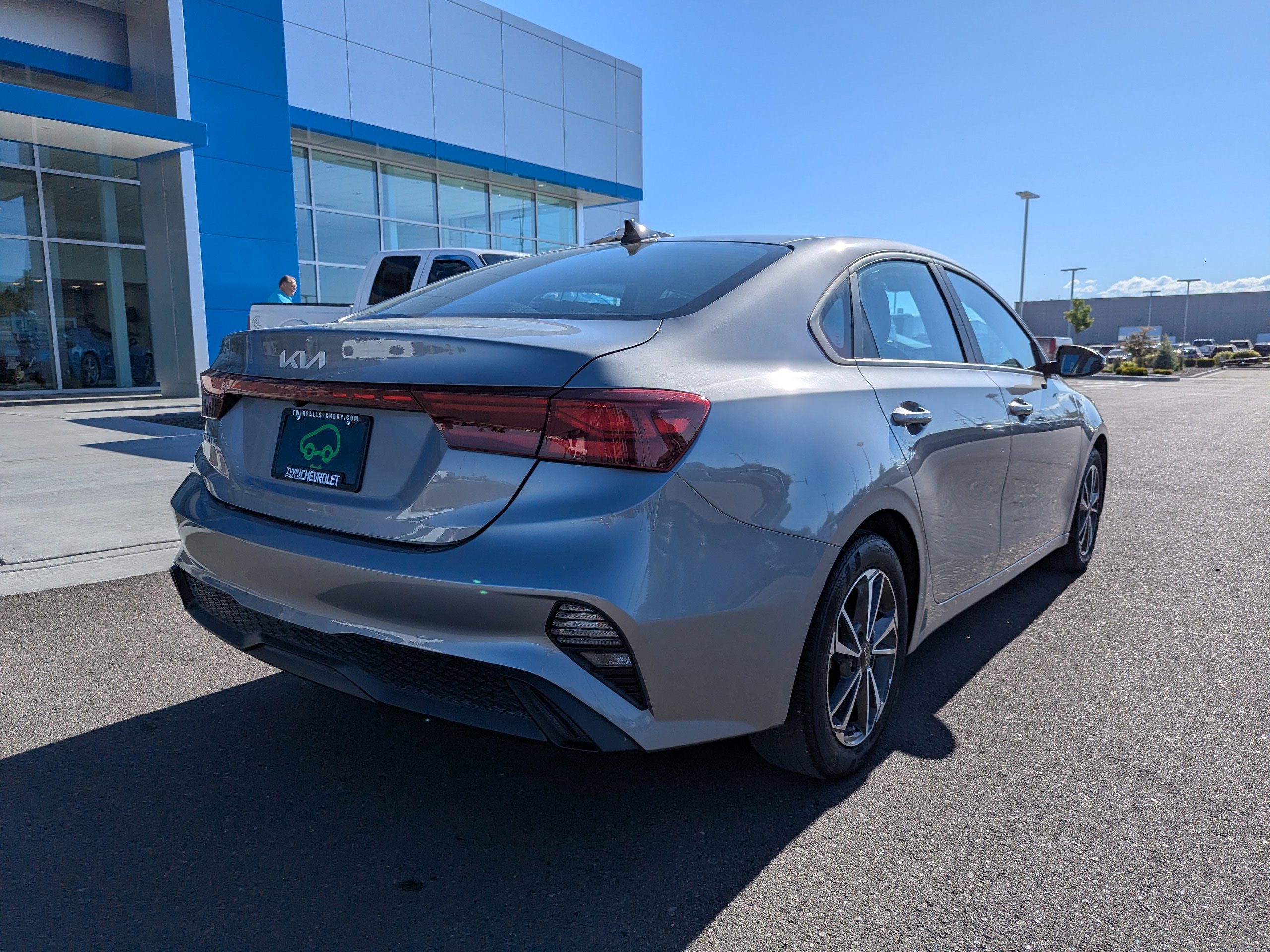 2023 Kia Forte LXS - Photo 31