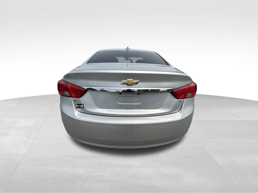 Used 2015 Silver Chevrolet LT image 7