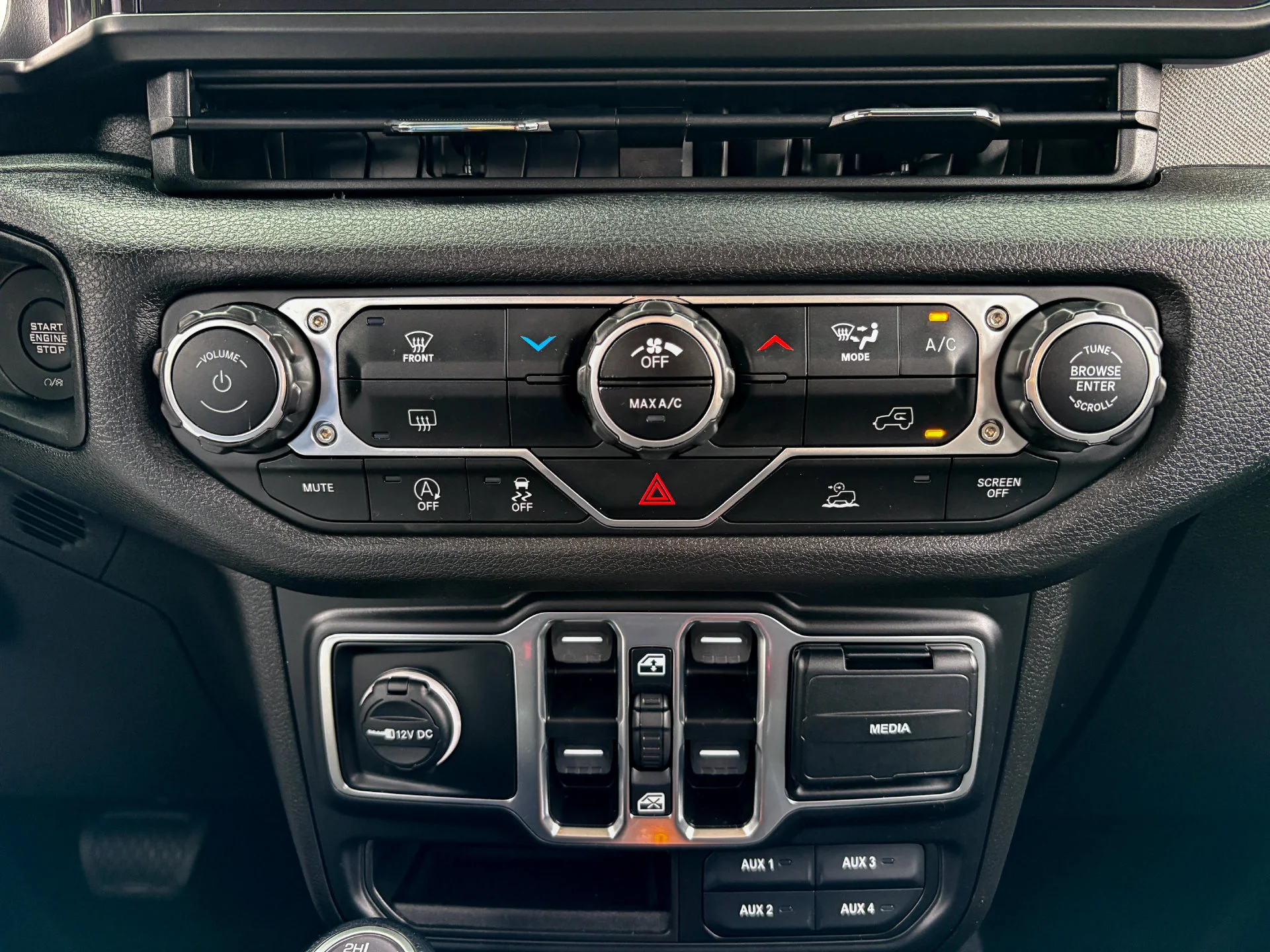 Used 2024 Gray Jeep Sport S image 22