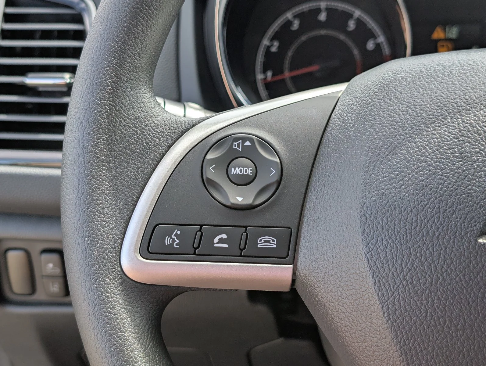 New 2027 Gray Mitsubishi 2.0 ES image 26