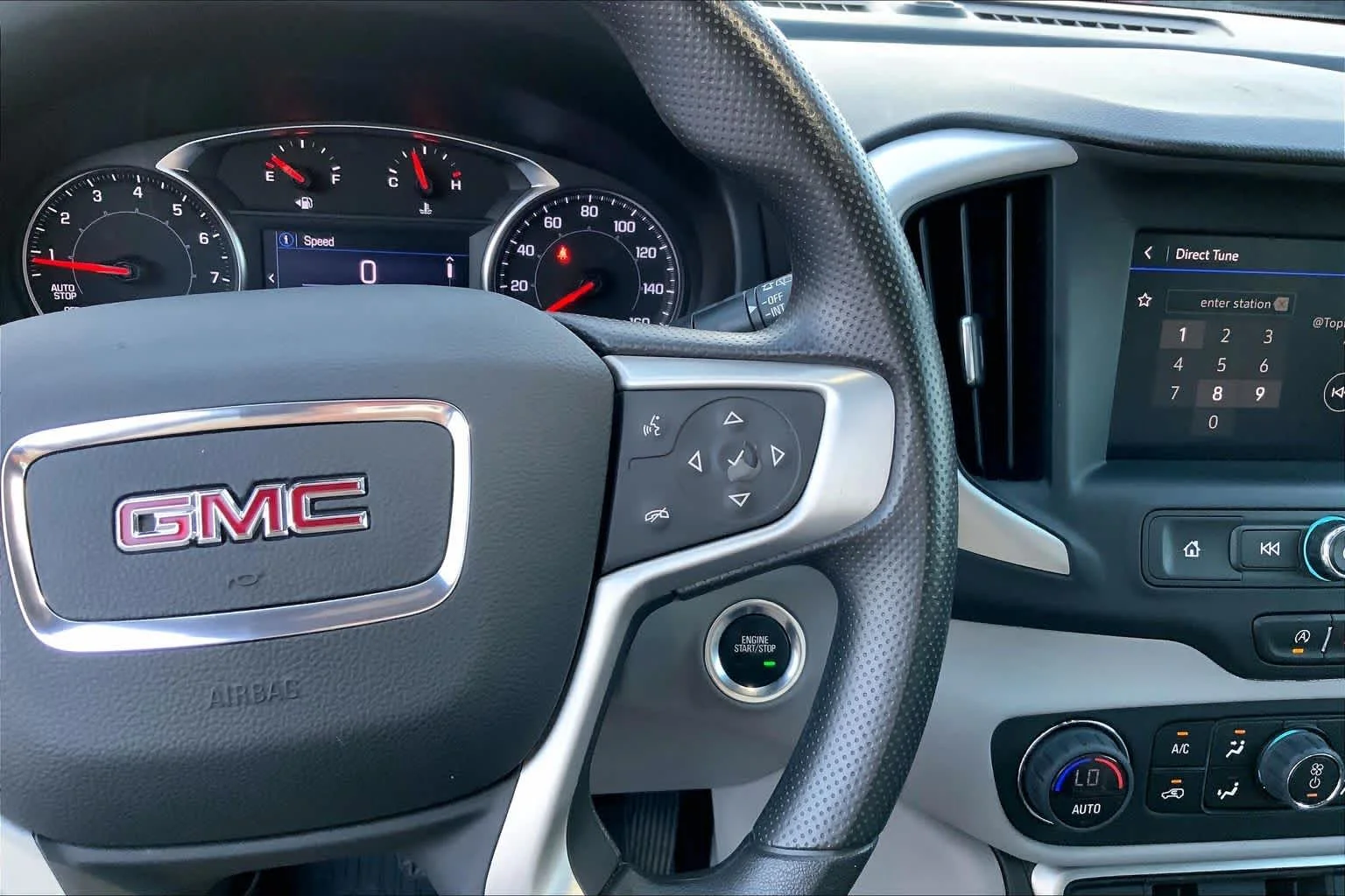 Used 2022 Summit White GMC SLE image 22