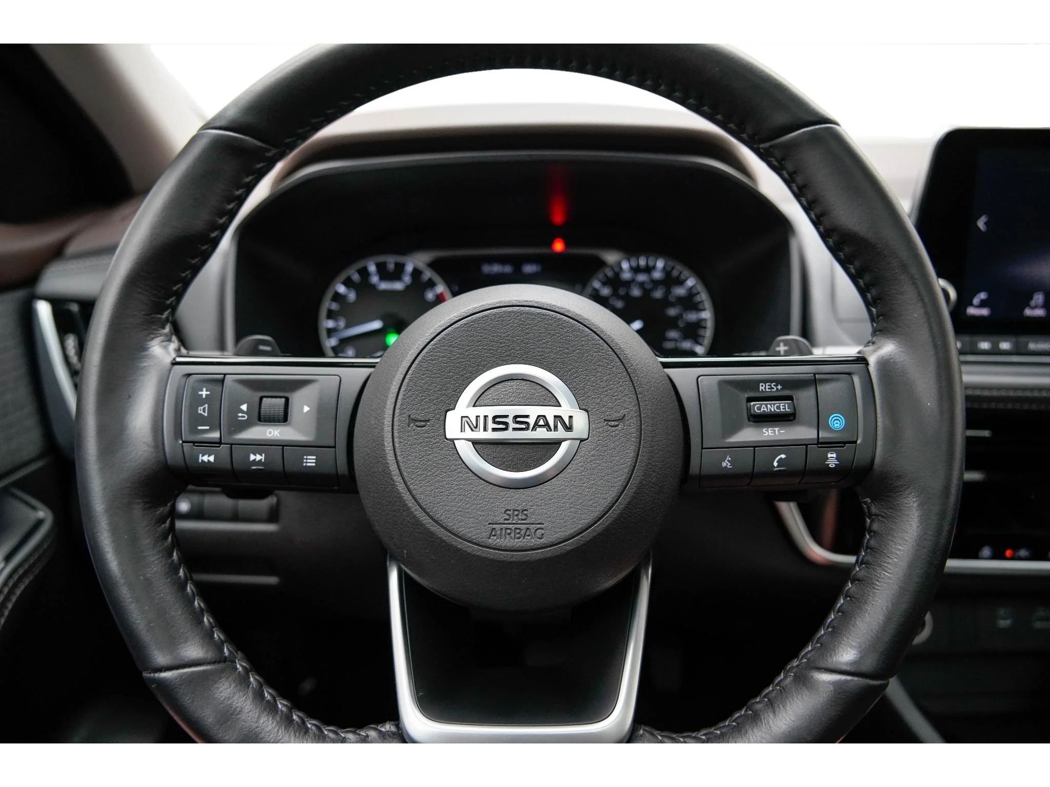 Used 2021 Pearl White Tricoat Nissan SV image 11