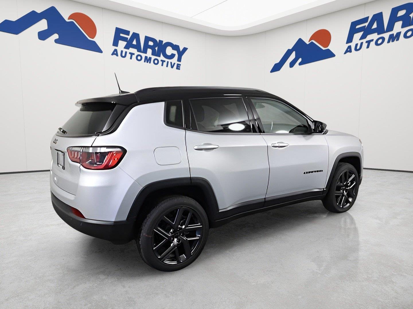 New 2026 Silver Zynith Metallic Clear-Coat Exterior Paint Jeep Limited Altitude image 4